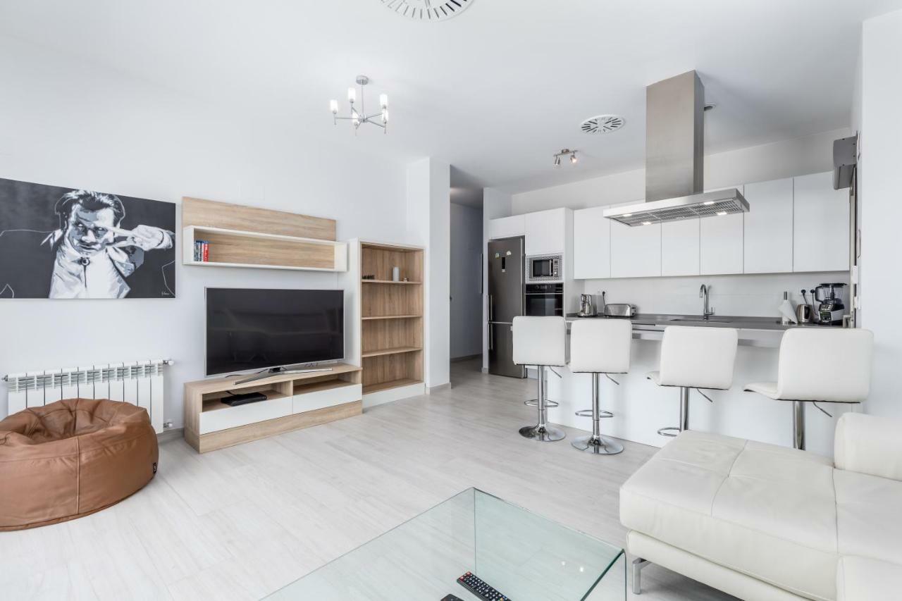 Luxury Front With Pool Valência