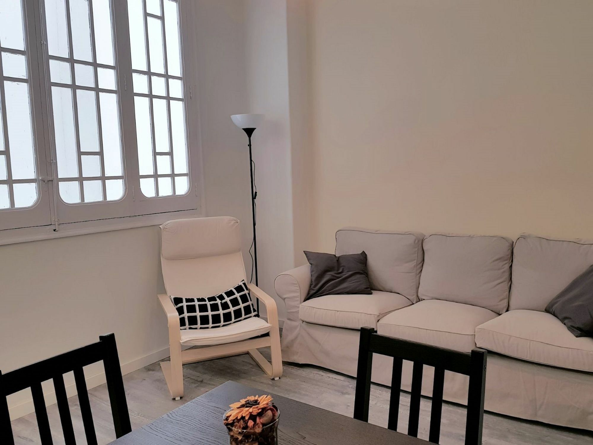 Apartment Pintor Salvador Abril *