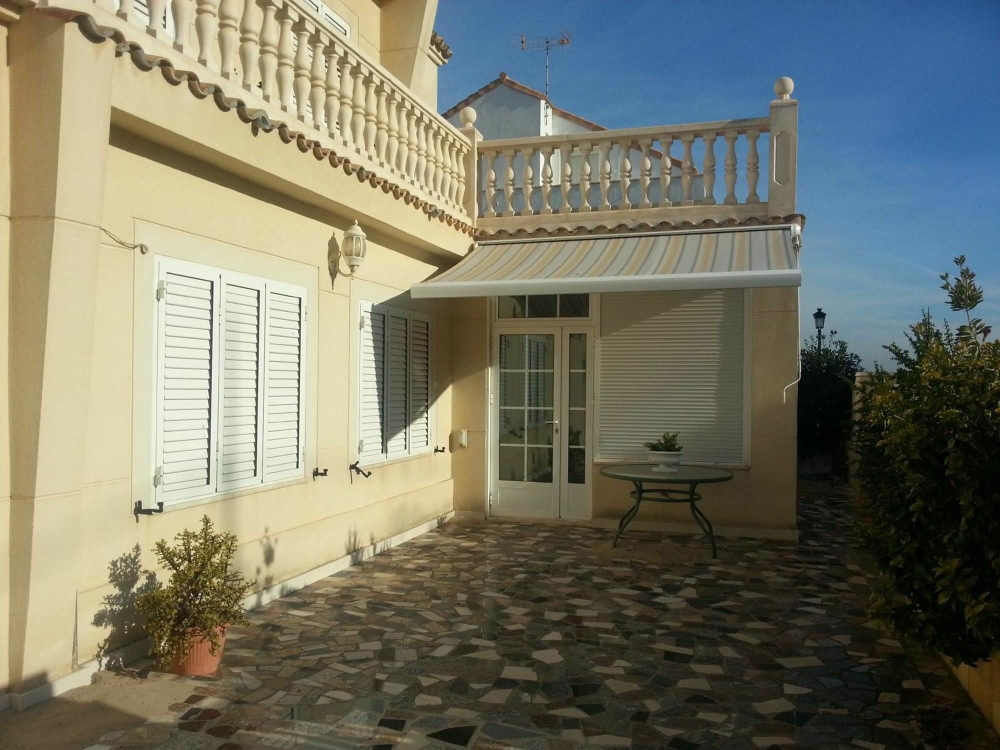 With 4 Bedrooms In Valencia, With Wonderful Sea View, Private Po * Valencia