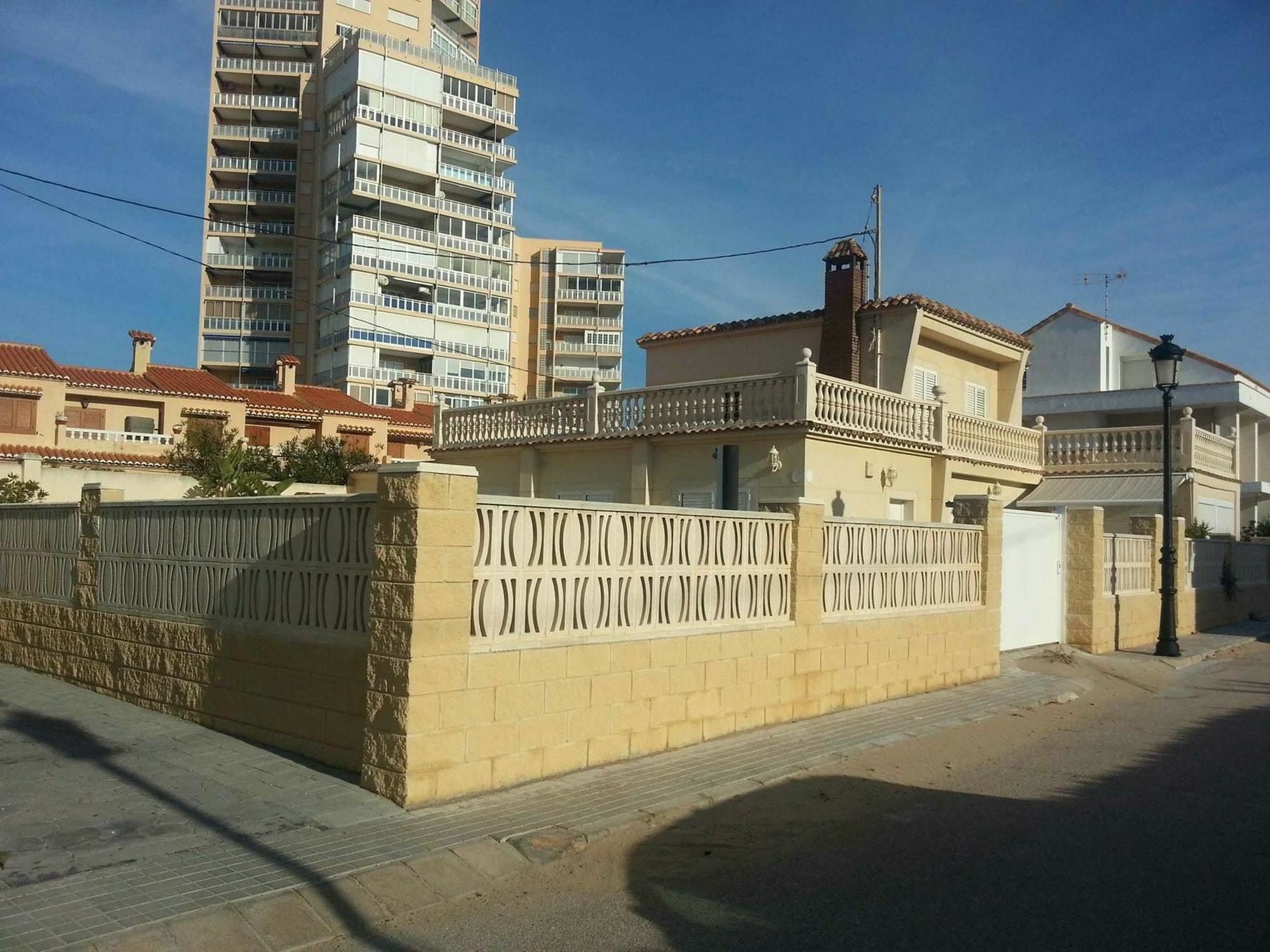 With 4 Bedrooms In Valencia, With Wonderful Sea View, Private Po * Valencia