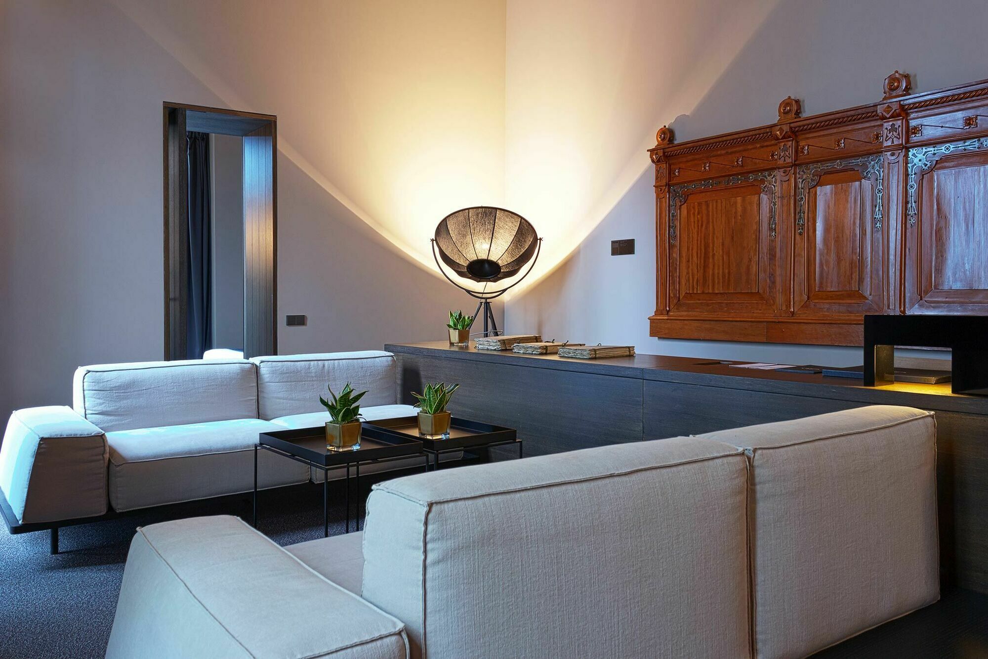 Caro Hotel