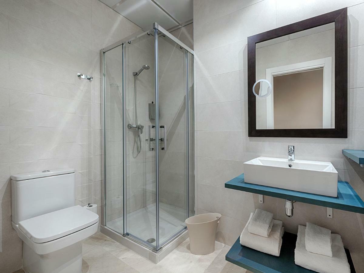 Opera House Hotel 3*