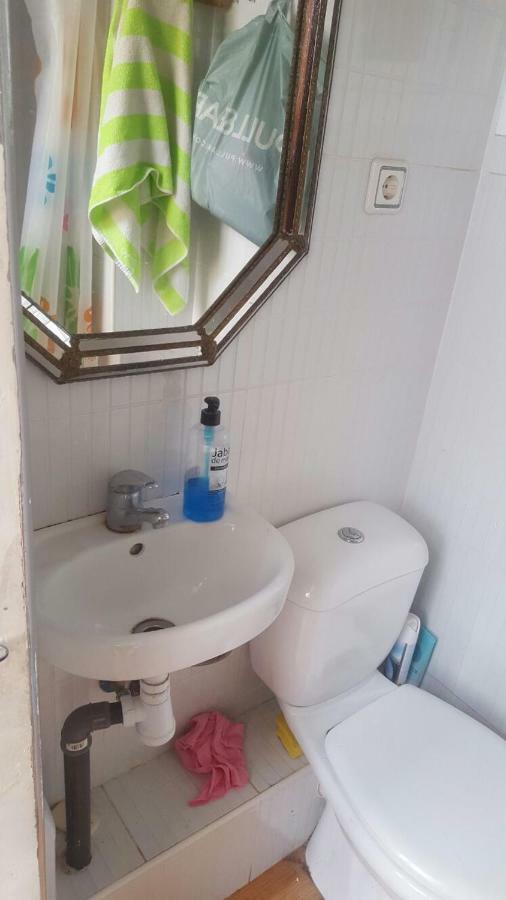 Single 200m From The Sea