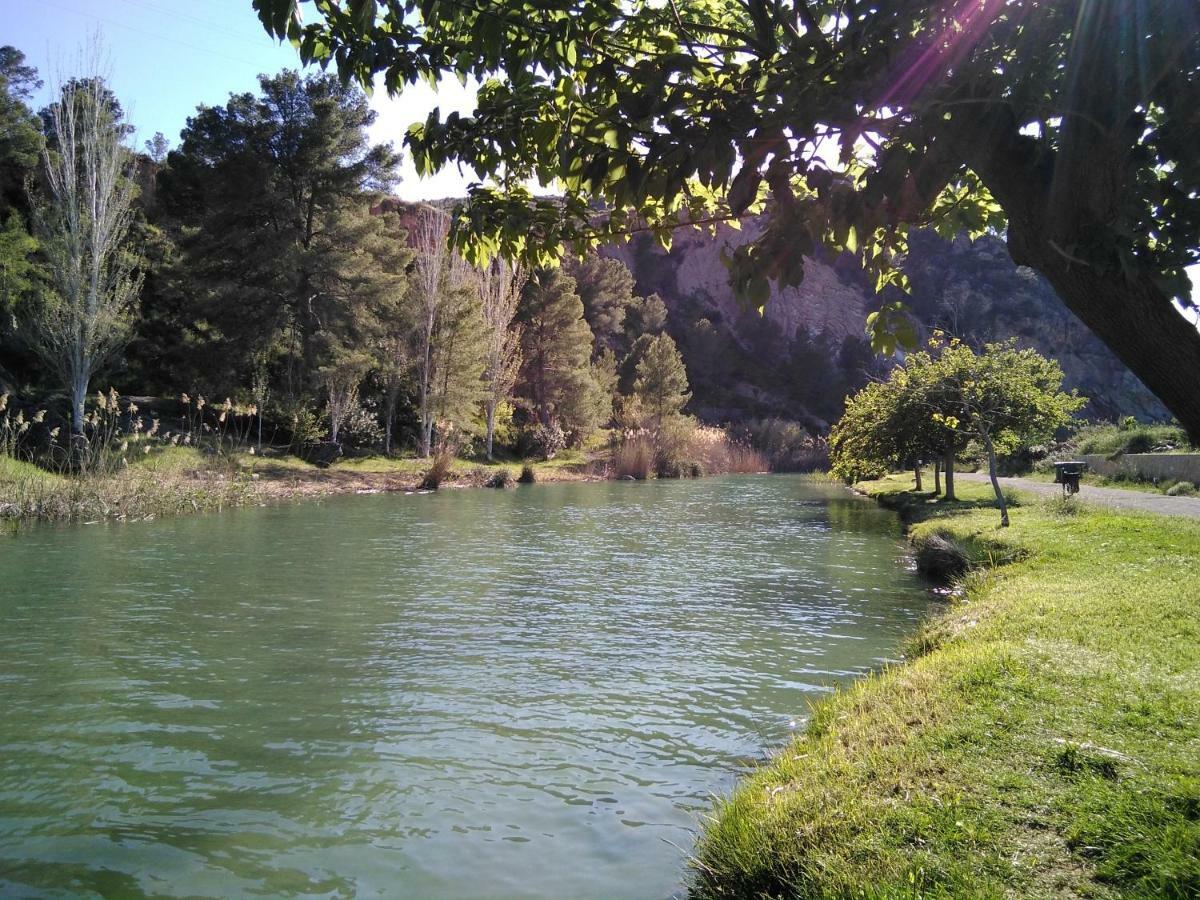 Adosado, Cerca De En Zona De Montana Y Playa Fluvial