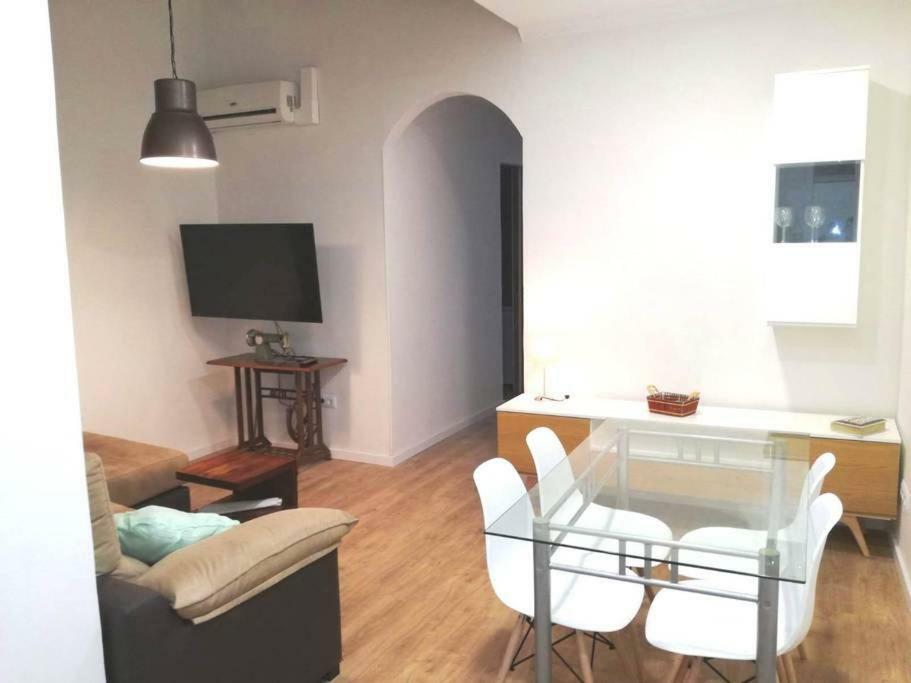 47 Carrer De Cadis, Puerta 1 Apartment