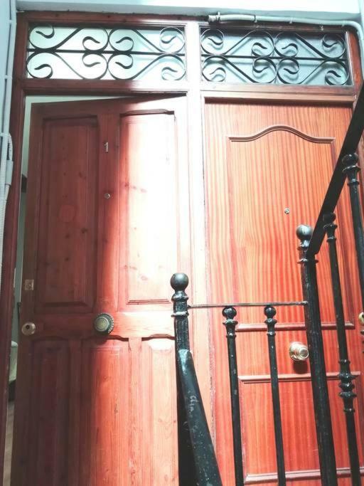 47 Carrer De Cadis, Puerta 1 Apartment