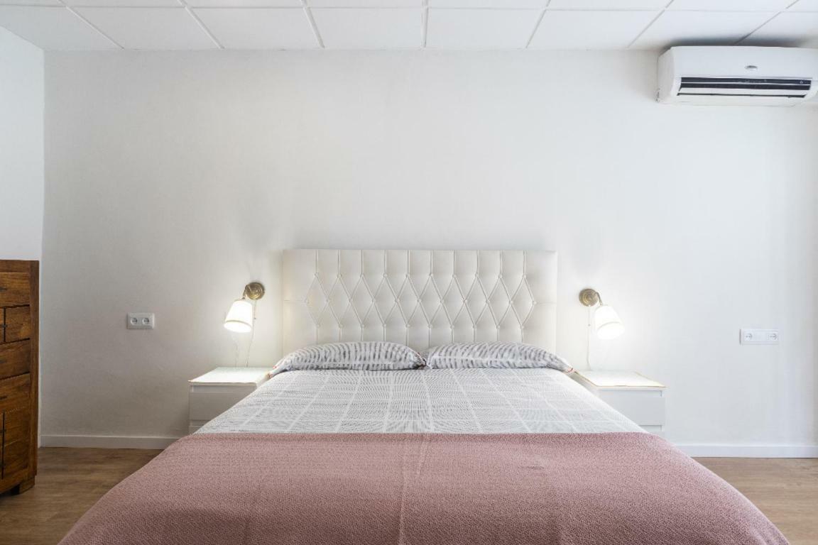 Apartment 47 Carrer De Cadis, Puerta 1