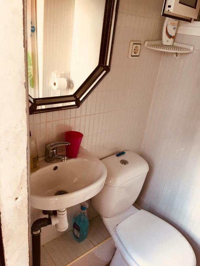 Single 200m From The Sea