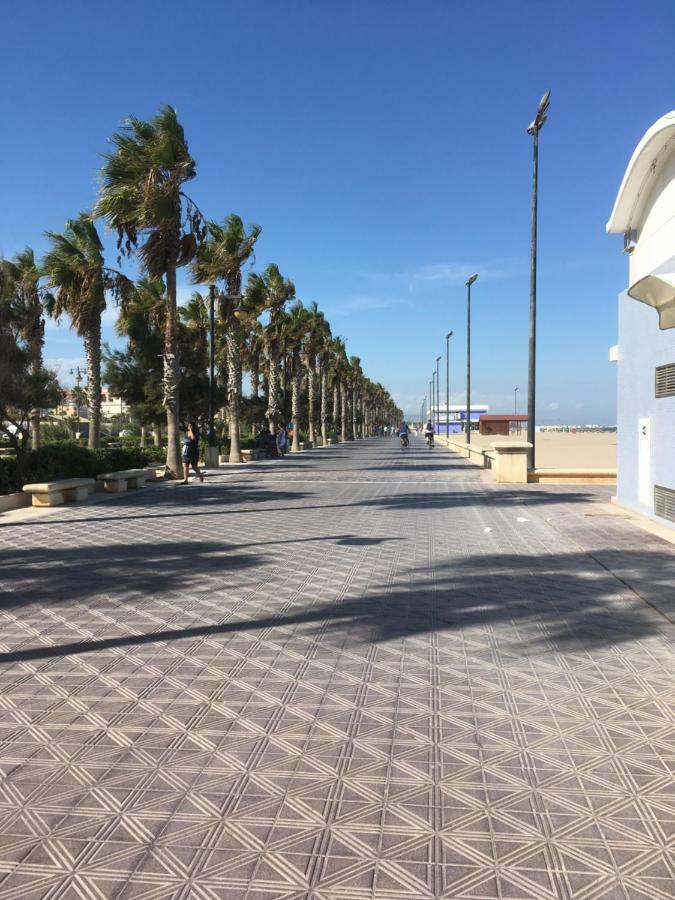 Single 200m From The Sea Homestay