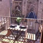 Sunny Apartment Central Market