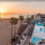 Noche Insolita En Yate De 16M A 2 Minutos De La Playa