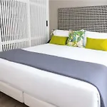 Myr Marques House
