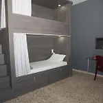 Quart Youth Hostel & Apartments