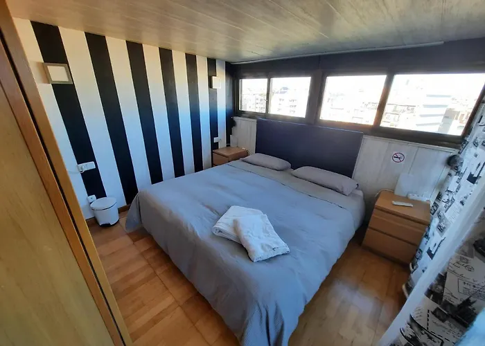 Habitacion Atico Muy Luminosa Con Bano Y Terraza