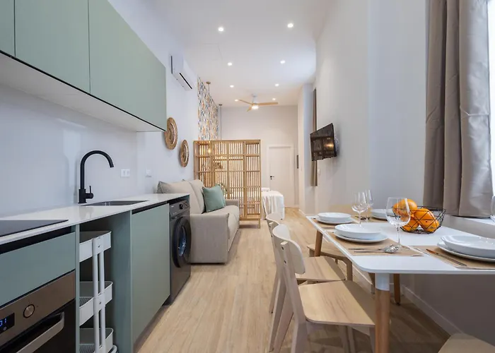 Florit Flats - The Trafalgar Apartments