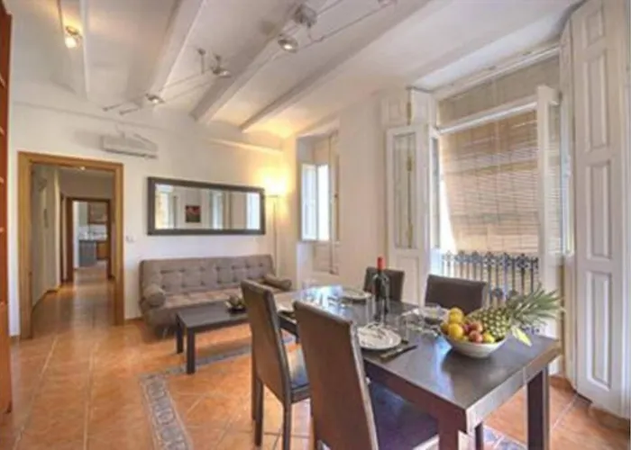 Main Central Station Apartment