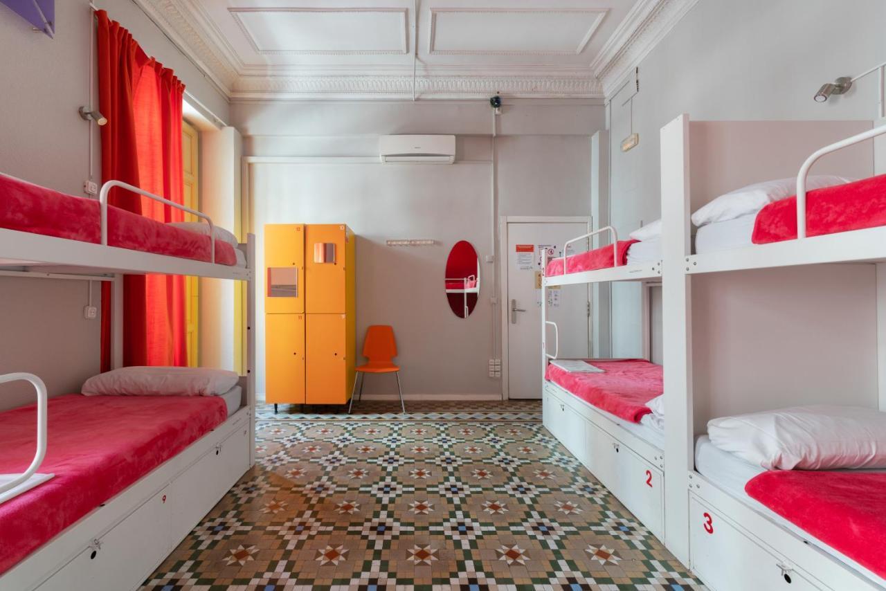 Red Nest * Valencia