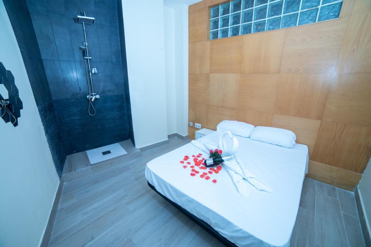 Pecalite Space Love hotel