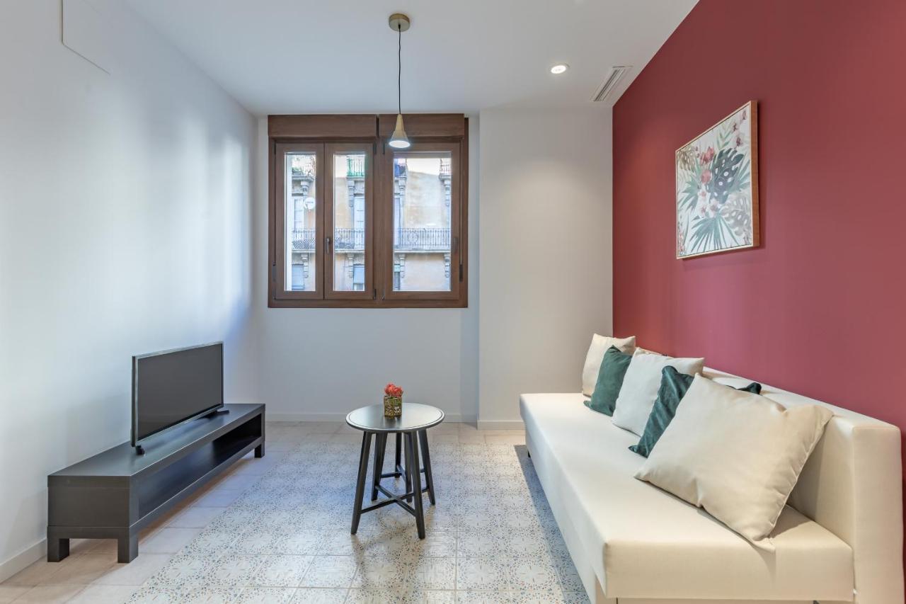 Modern Close To Centre