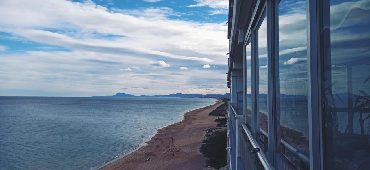 Homestay Blue Double Private At Front - En La Playa Piso Compartido