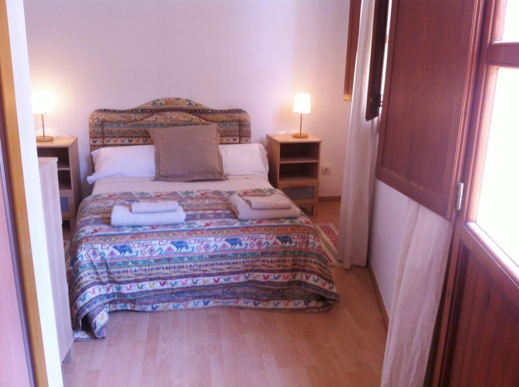 Sunny Central Market Apartment