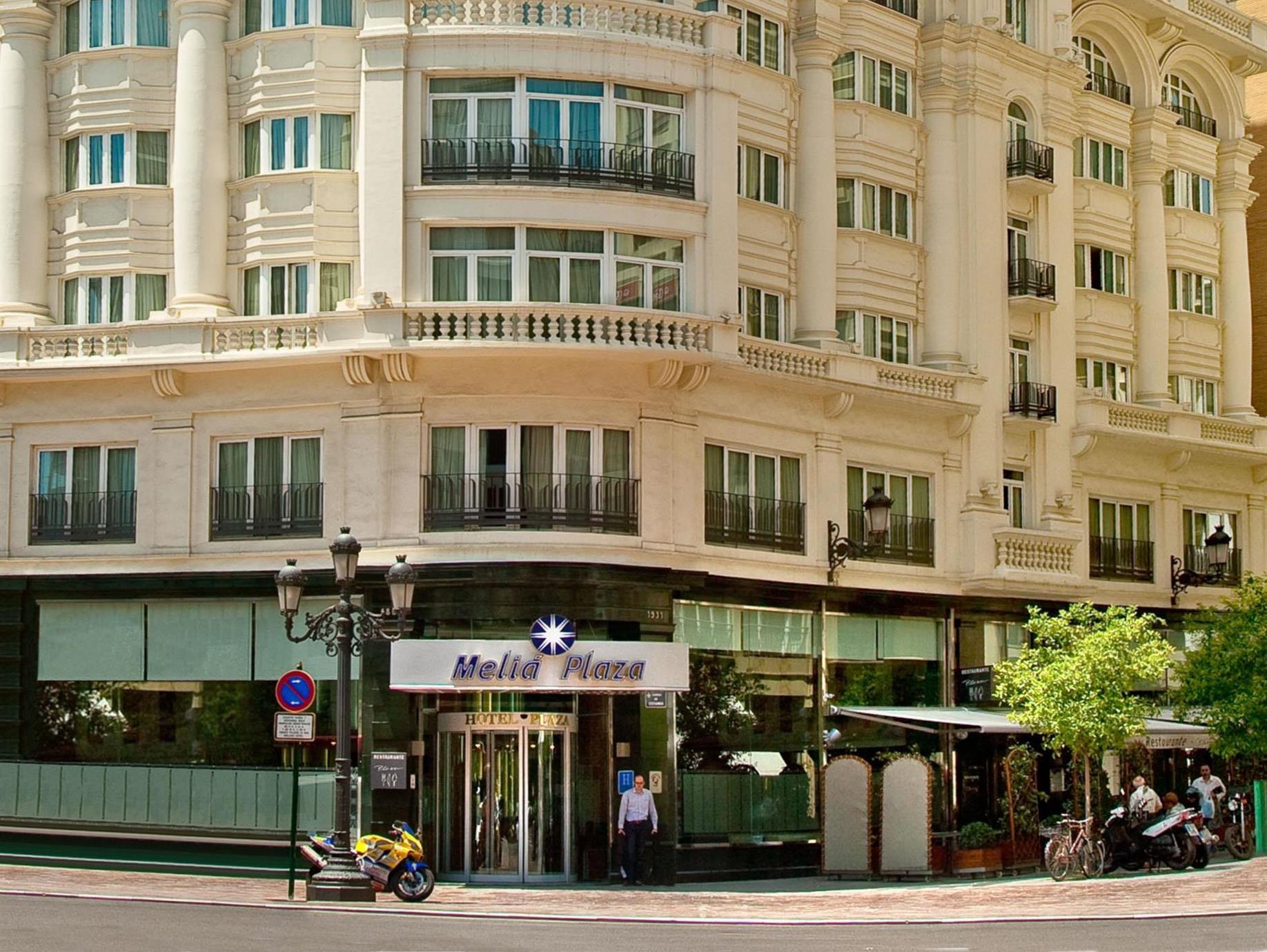 Melia Plaza 4*