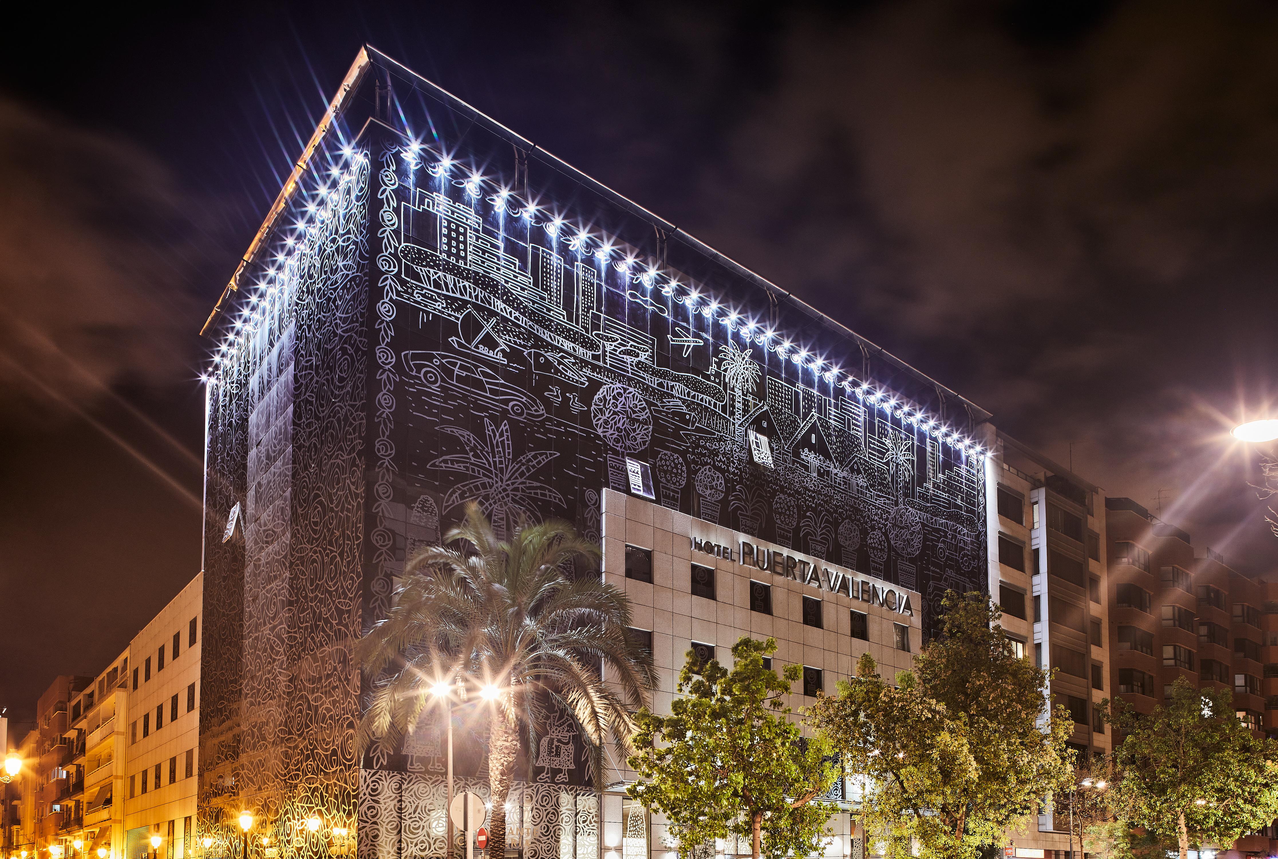 Hotel Silken Puerta 4*