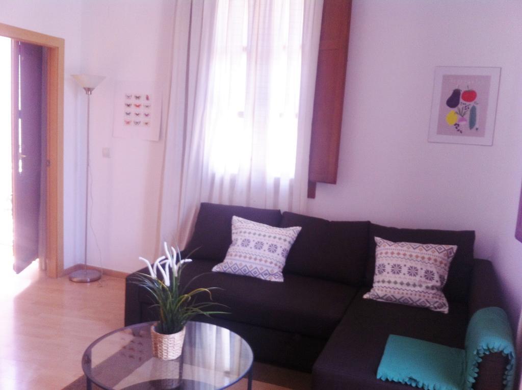 Sunny Central Market Apartment *