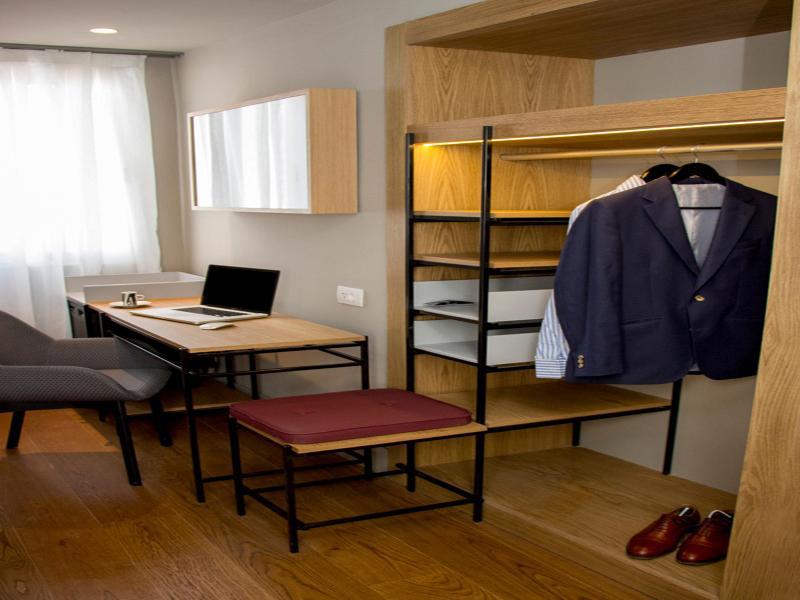One Shot Colon Hotel