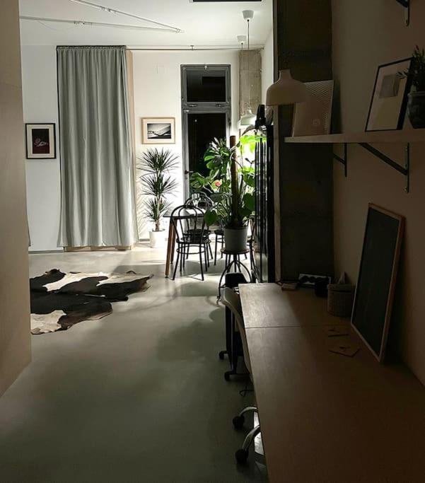☆☆ ☆☆ Photo Gallery. 3 Min Walk From Carmen Valencia