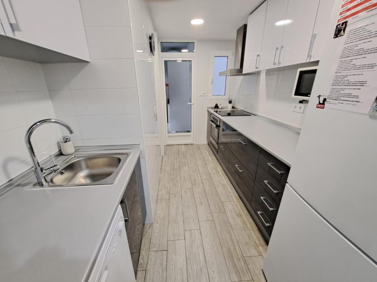 Centrico En Proximo Parada De Metro Angel Guimera Apartment *