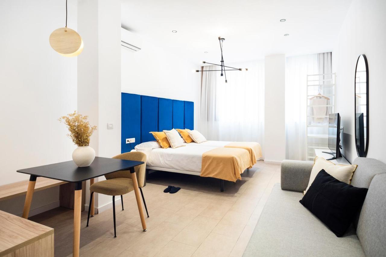 Blanq Marina Suites Aparthotel