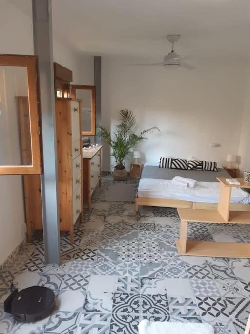Apartment Precioso Con A/a En Ruzafa Con Terracita Privada Y Acceso A Un Jardin, 2-3 Personas