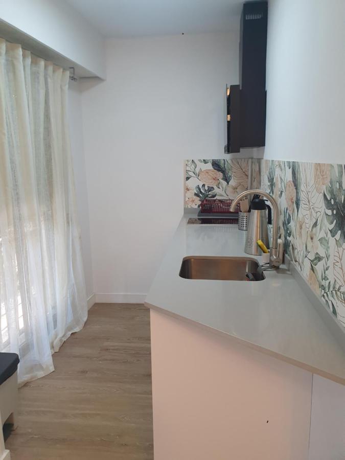 Emely Despacho Loft Port Homestay Valencia