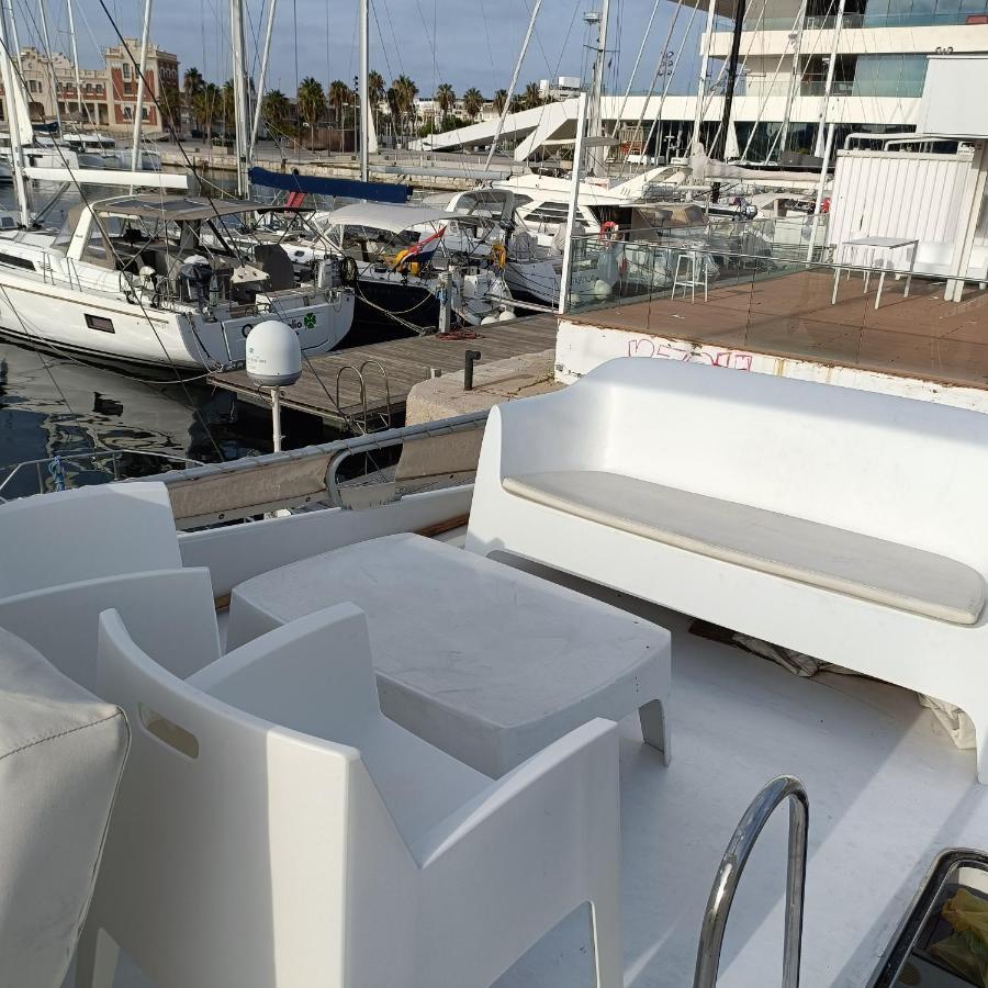Noche Insolita En Yate De 16m A 2 Minutos De La Playa Botel Valencia