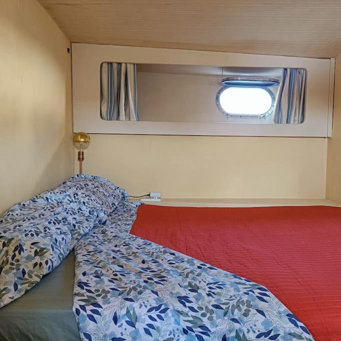 Noche Insolita En Yate De 16m A 2 Minutos De La Playa Botel Valencia