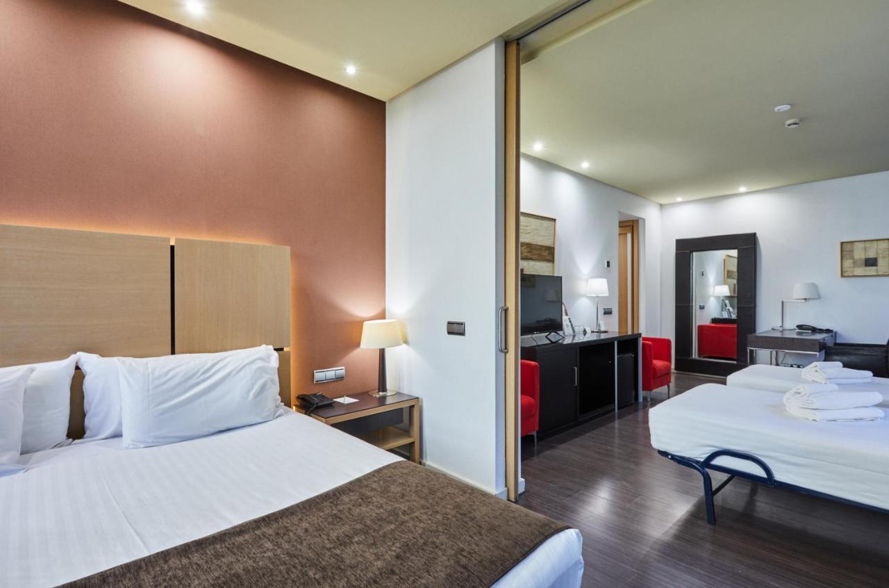Hotel Silken Puerta 4*