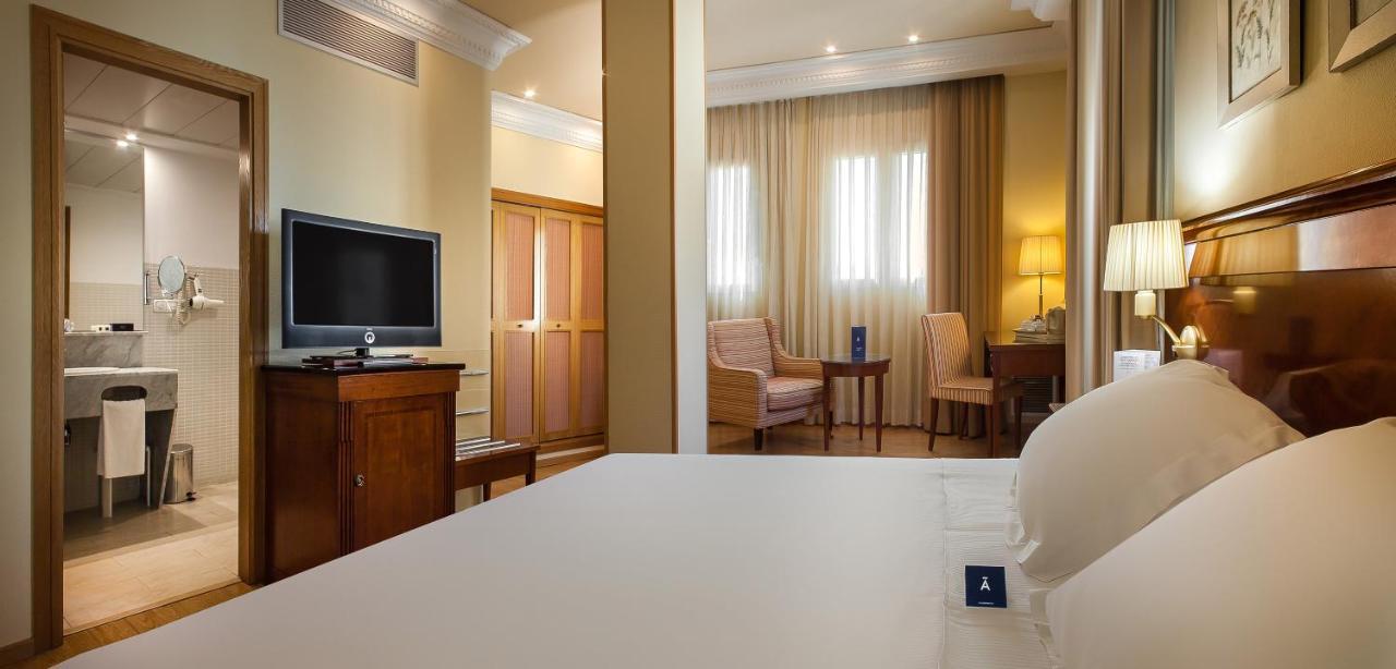 Melia Plaza Hotel 4*