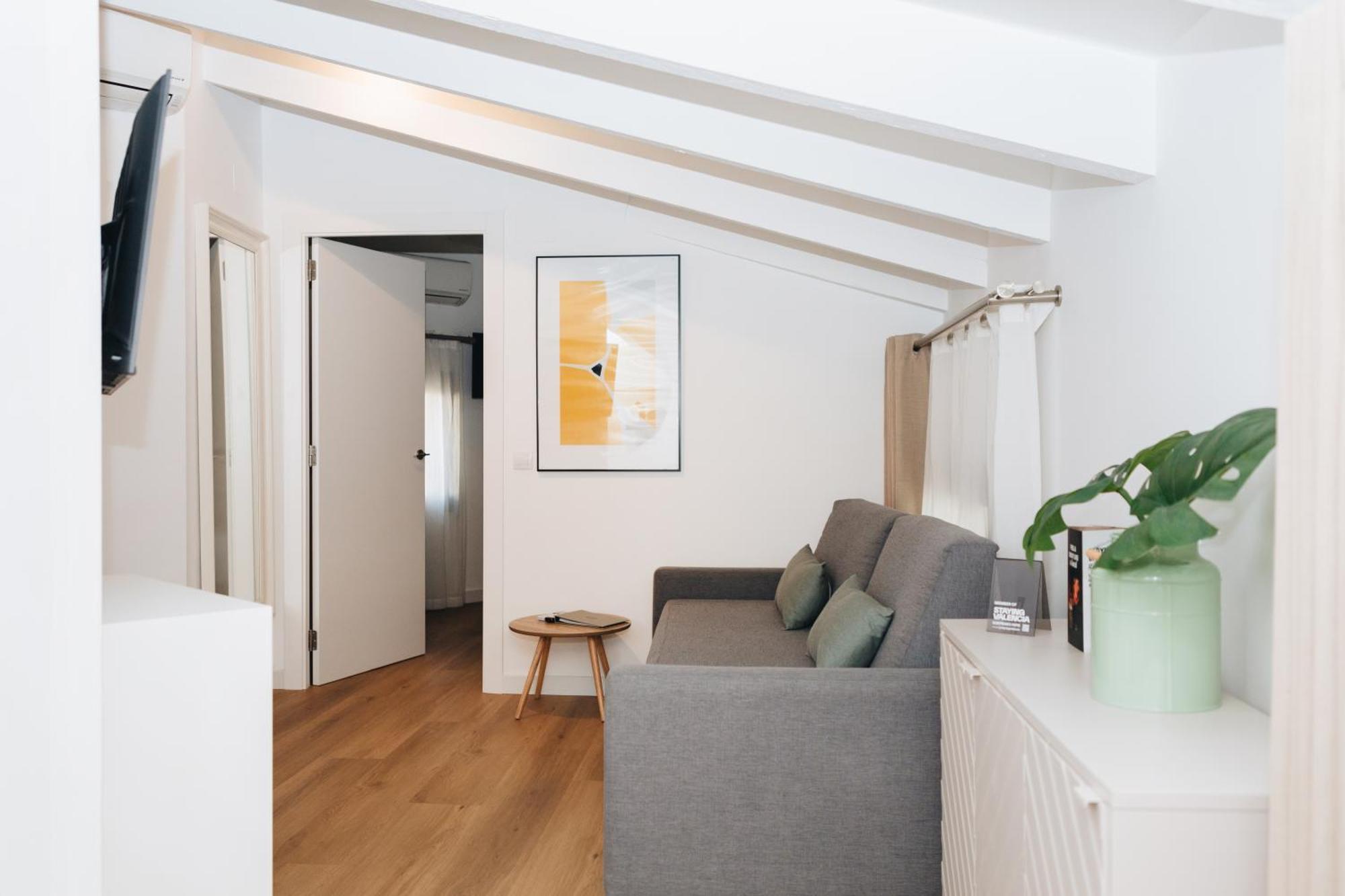 Wallace Apartment *