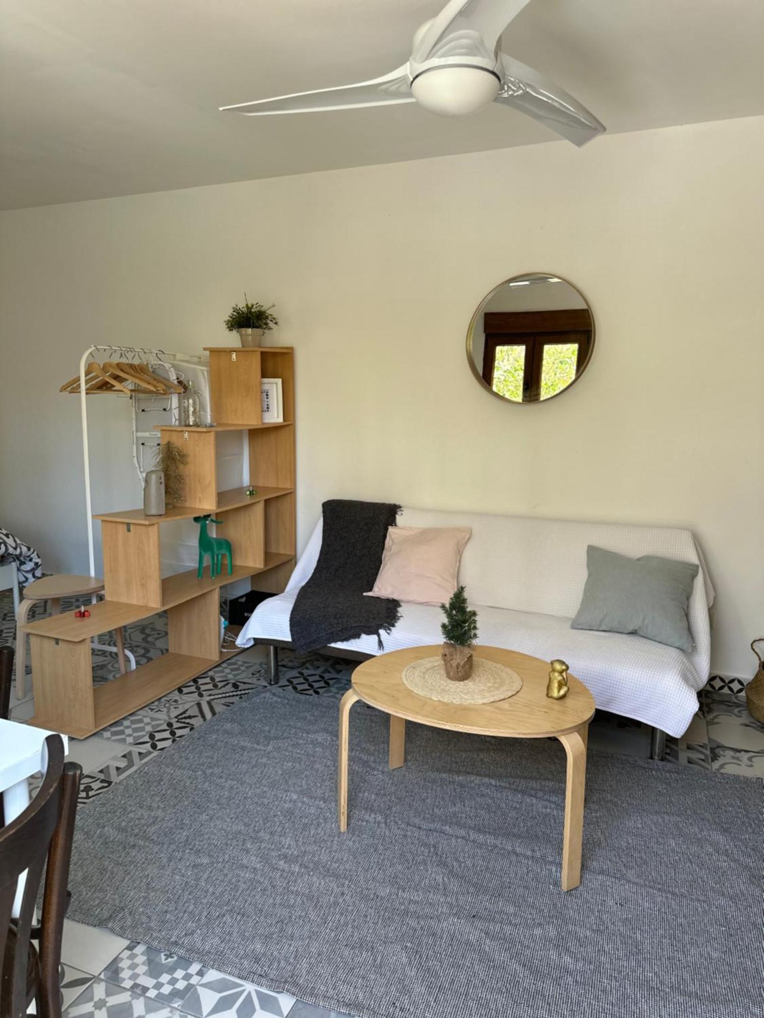 Precioso Con A/a En Ruzafa Con Terracita Privada Y Acceso A Un Jardin, 2-3 Personas *