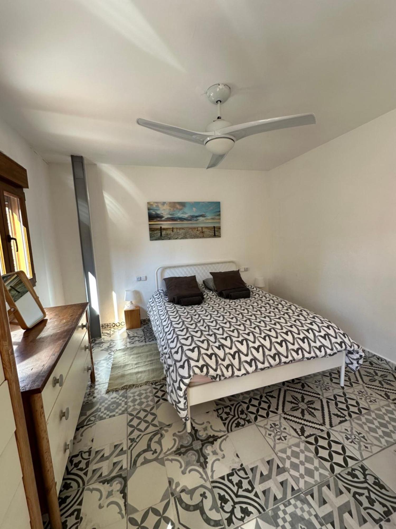 Precioso Con A/a En Ruzafa Con Terracita Privada Y Acceso A Un Jardin, 2-3 Personas *