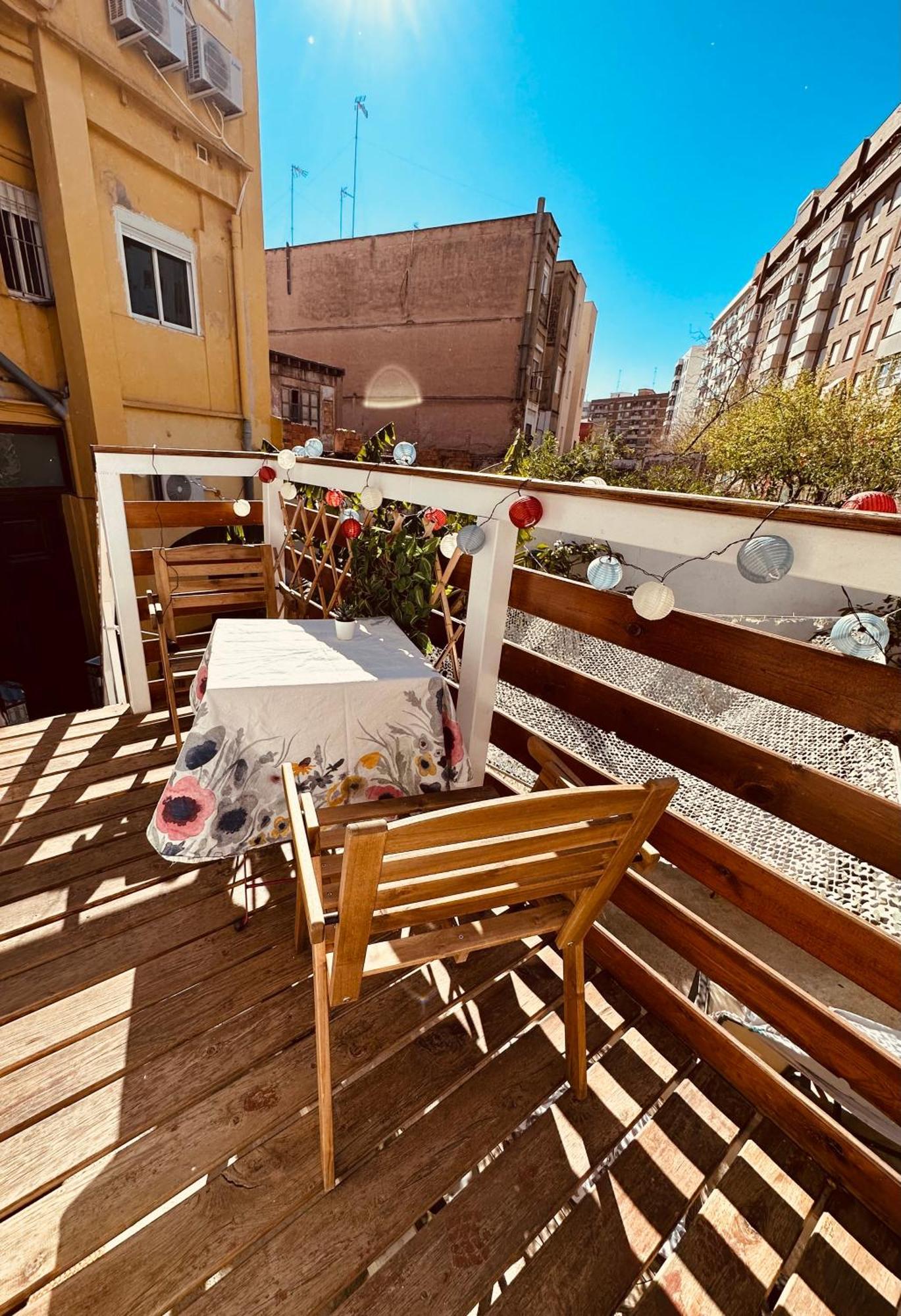 Precioso Con A/a En Ruzafa Con Terracita Privada Y Acceso A Un Jardin, 2-3 Personas Valencia