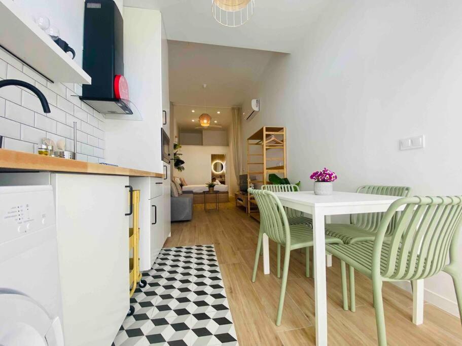 & Cozy Flat Close The Apartment *