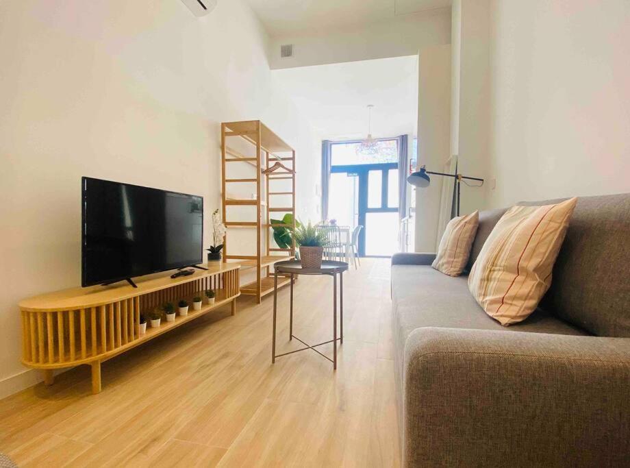 Apartment & Cozy Flat Close The *
