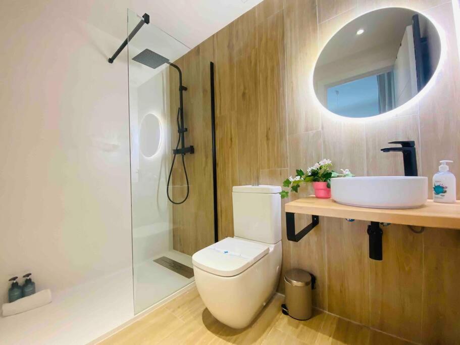 Apartment & Cozy Flat Close The