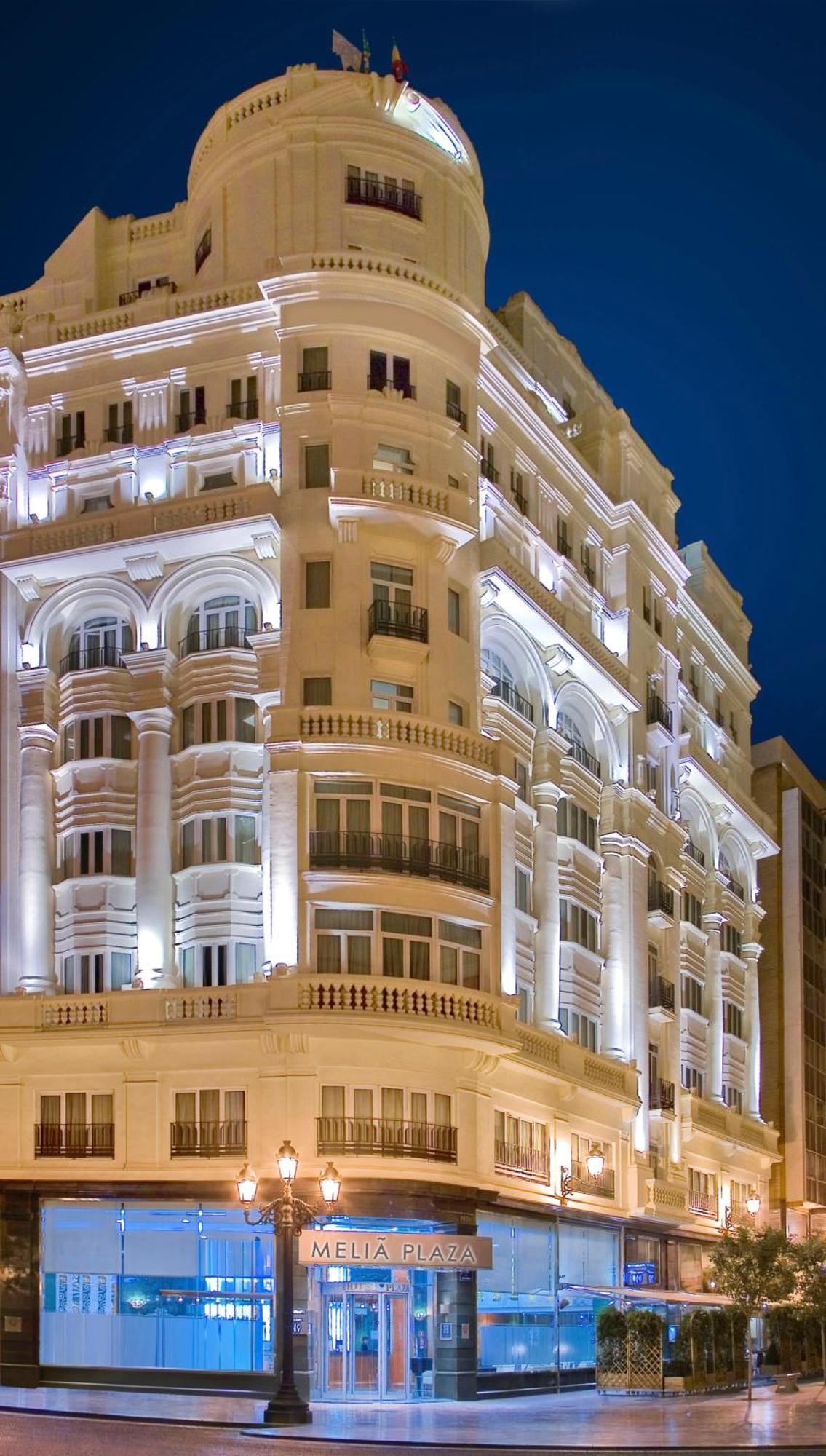 Hotel Melia Plaza 4*