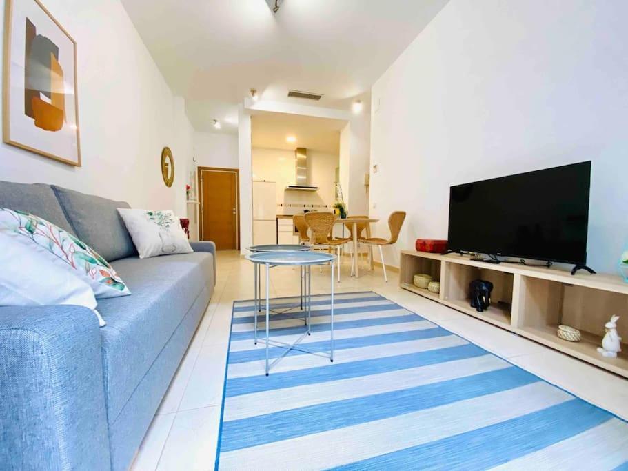 Apartment Stylish With Terrace On The Beachfrom *