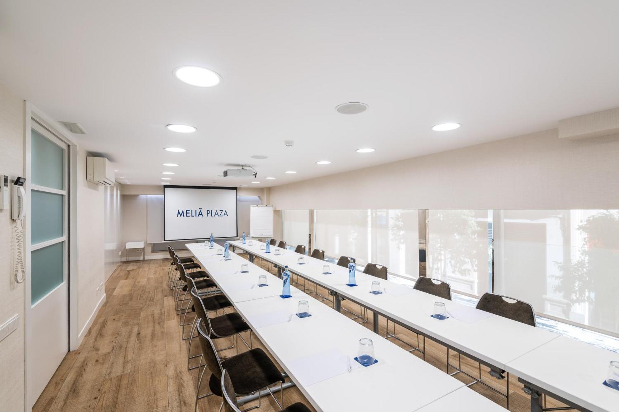 Melia Plaza Hotel 4*