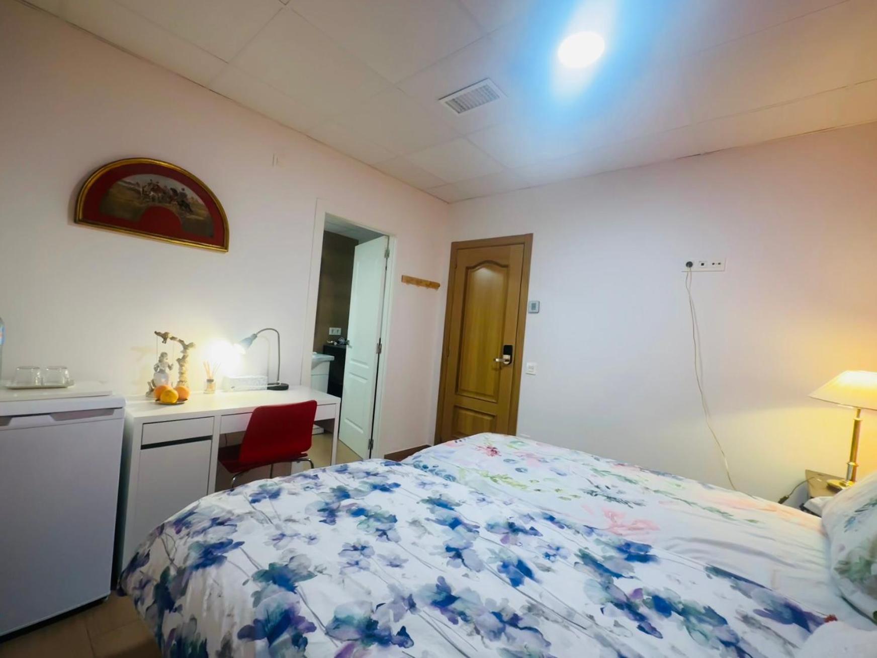 Privatunterkunft Mirador 2 Del Mercado - Con Bano Privado En El Centro De La Ciudad Vella *