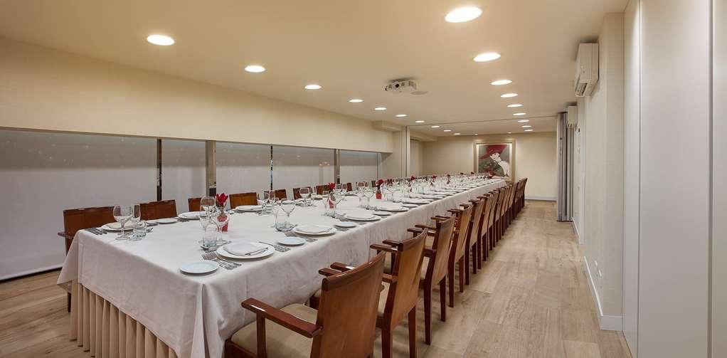 Melia Plaza Hotel 4*
